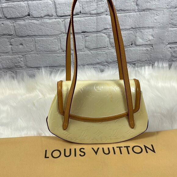 Louis Vuitton Monogram Vernis Perle Shoulder Bag Purse in Biscayne Bay - Picture 1 of 12